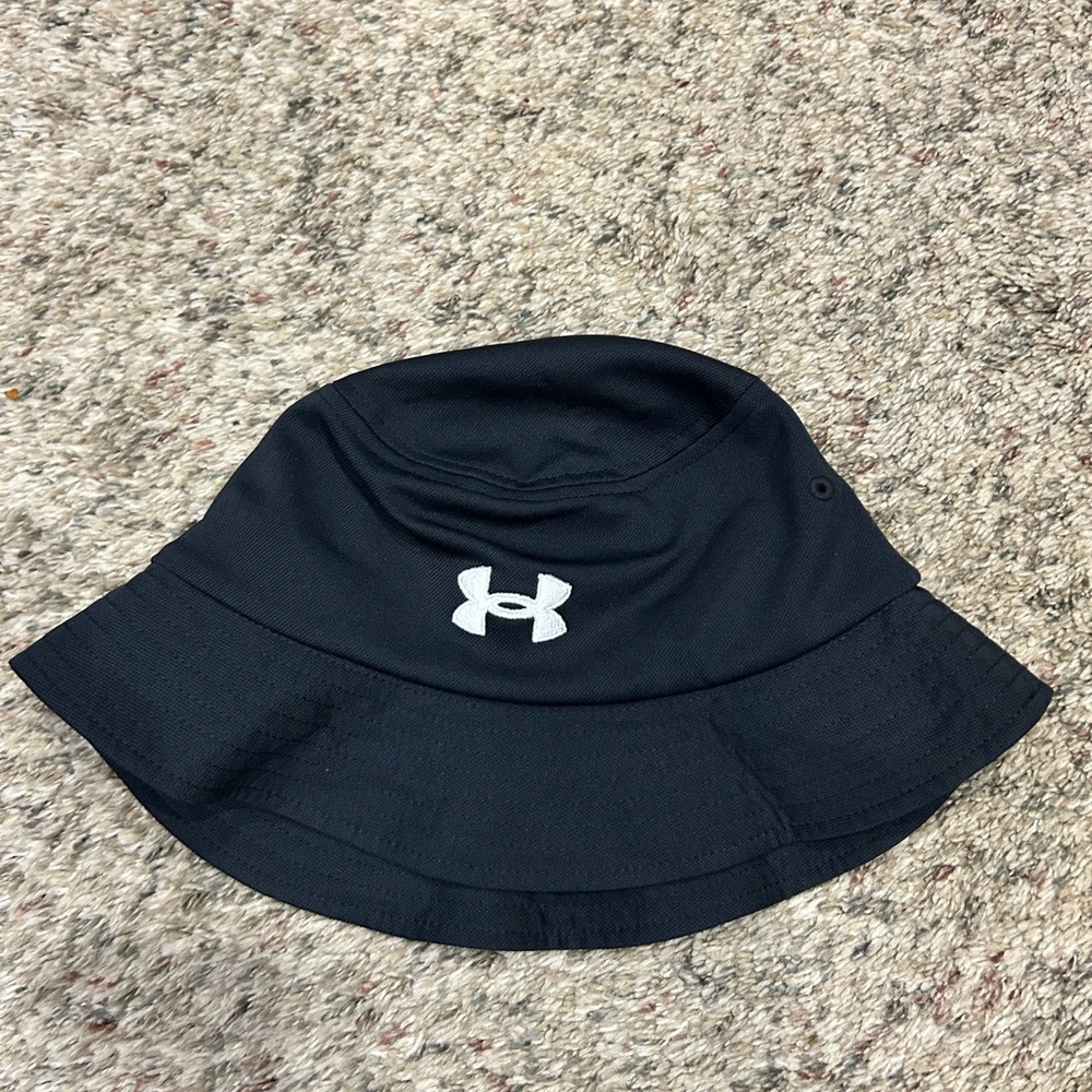 Under Armour Black Performance Bucket Hat – Excellent Condition